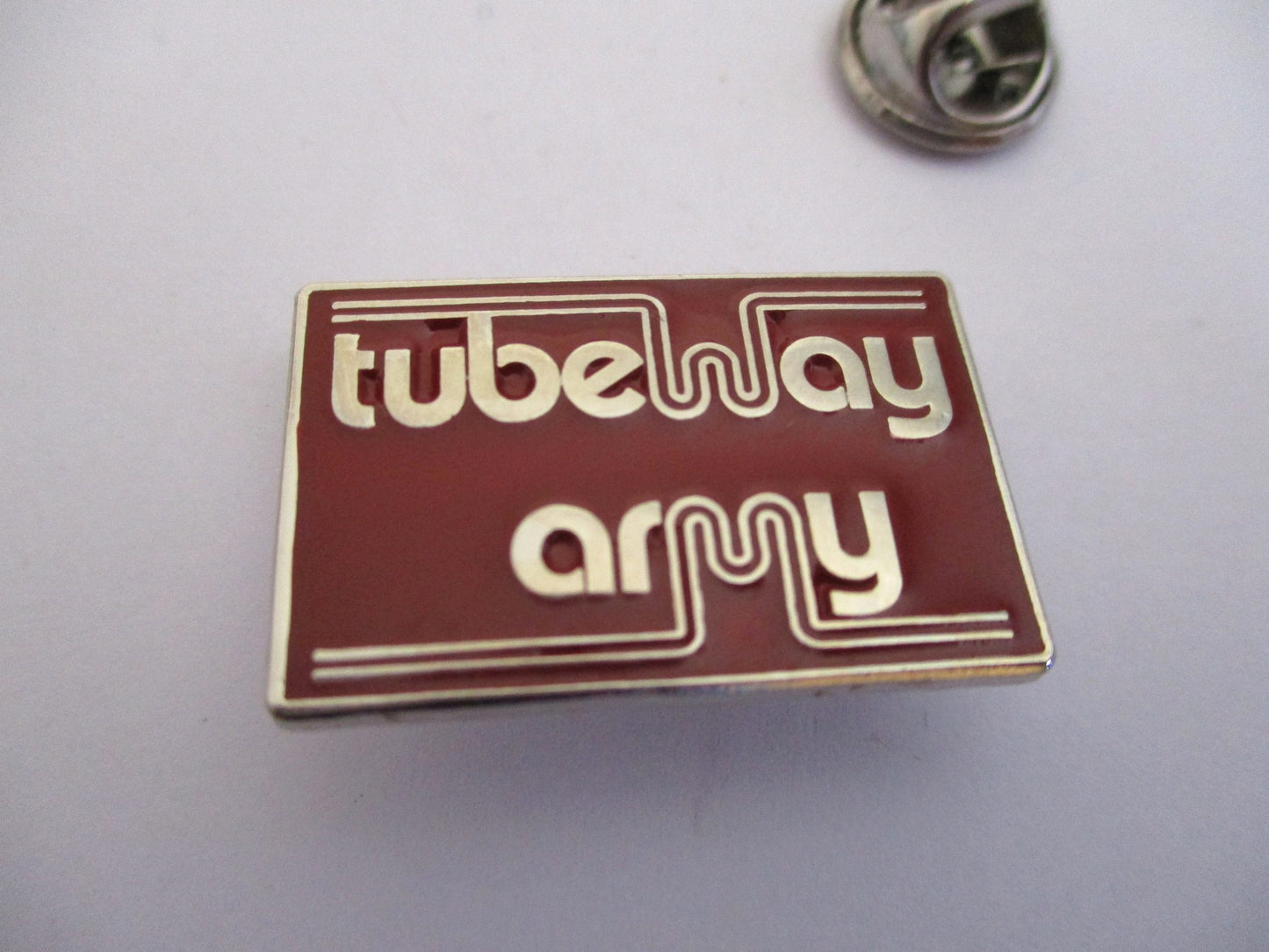 TUBEWAY ARMY post punk METAL BADGE (red)