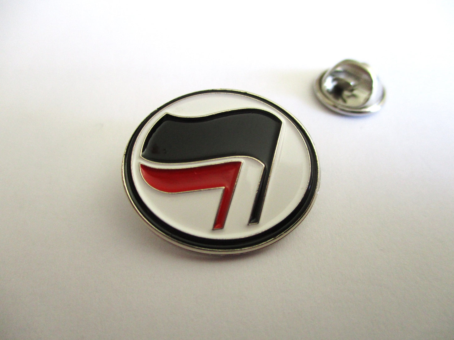 SOLIDARITY anti fascist metal badge (oval)