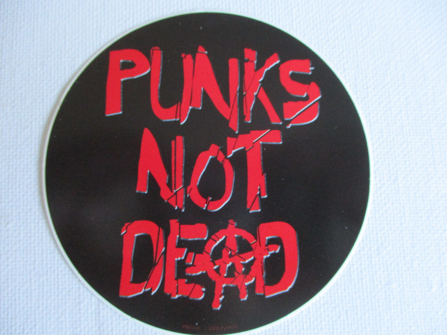 PUNKS NOT DEAD PUNK VINYL STICKER (medium)