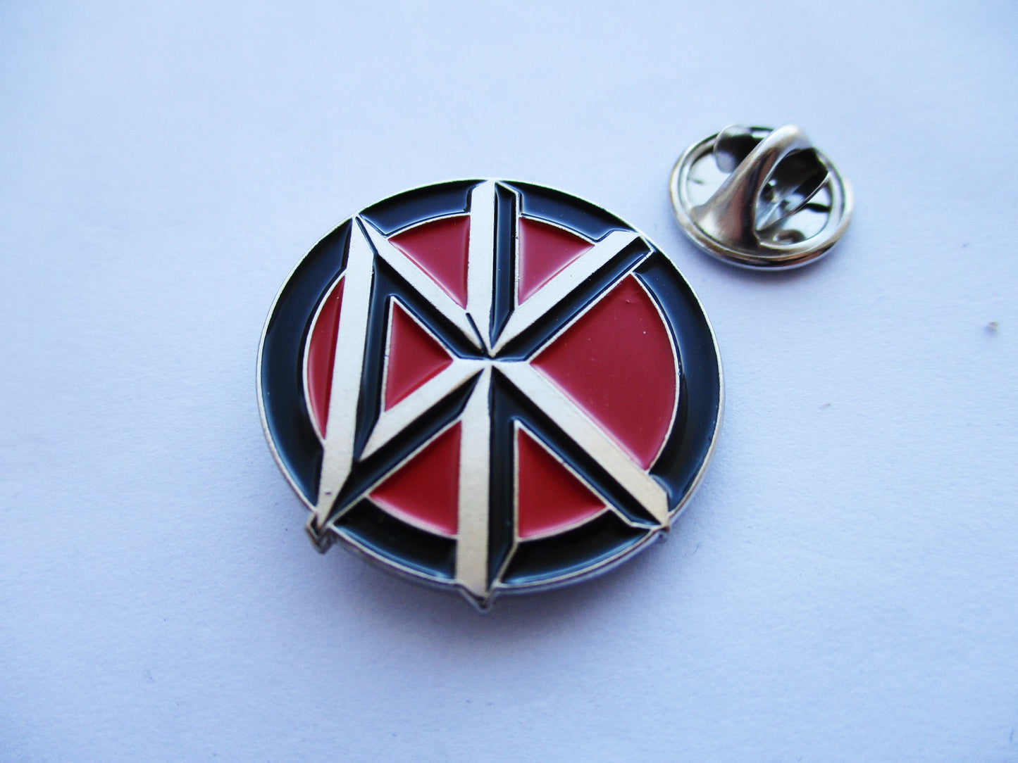 DEAD KENNEDYS dk punk metal badge (silver)