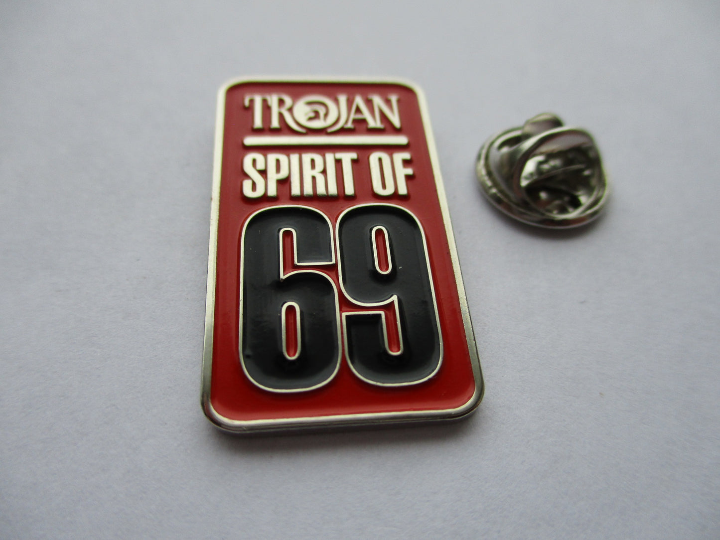 TROJAN SPIRIT OF 69 red SKINHEAD SKA METAL BADGE