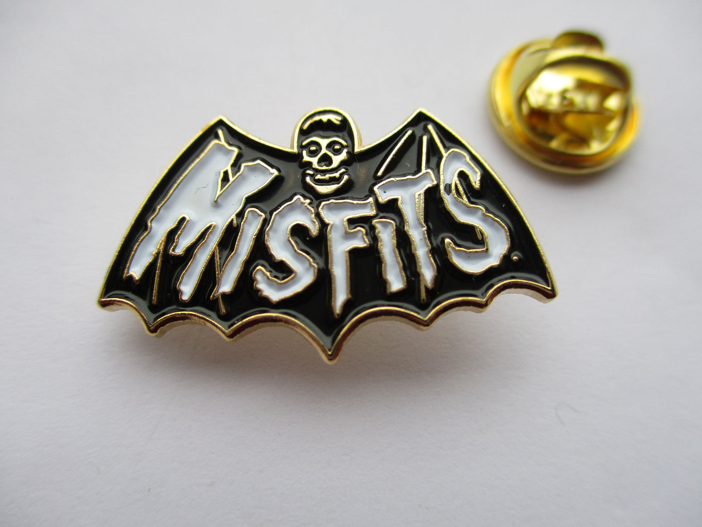 THE MISFITS bat gold HORROR PUNK METAL BADGE