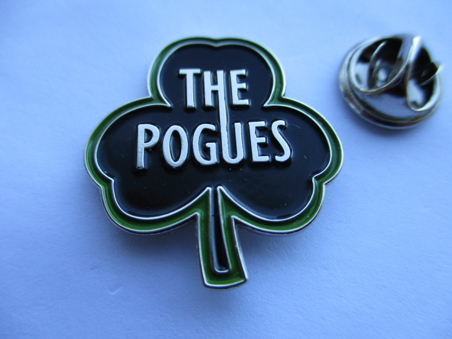 THE POGUES shamrock shaped FOLK PUNK METAL BADGE