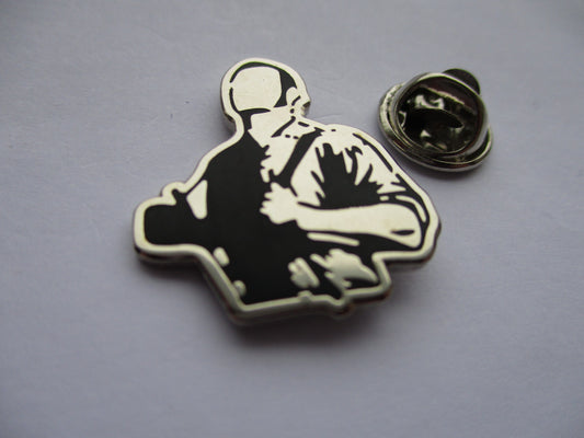 SKINHEAD w braces SKA 2tone METAL BADGE