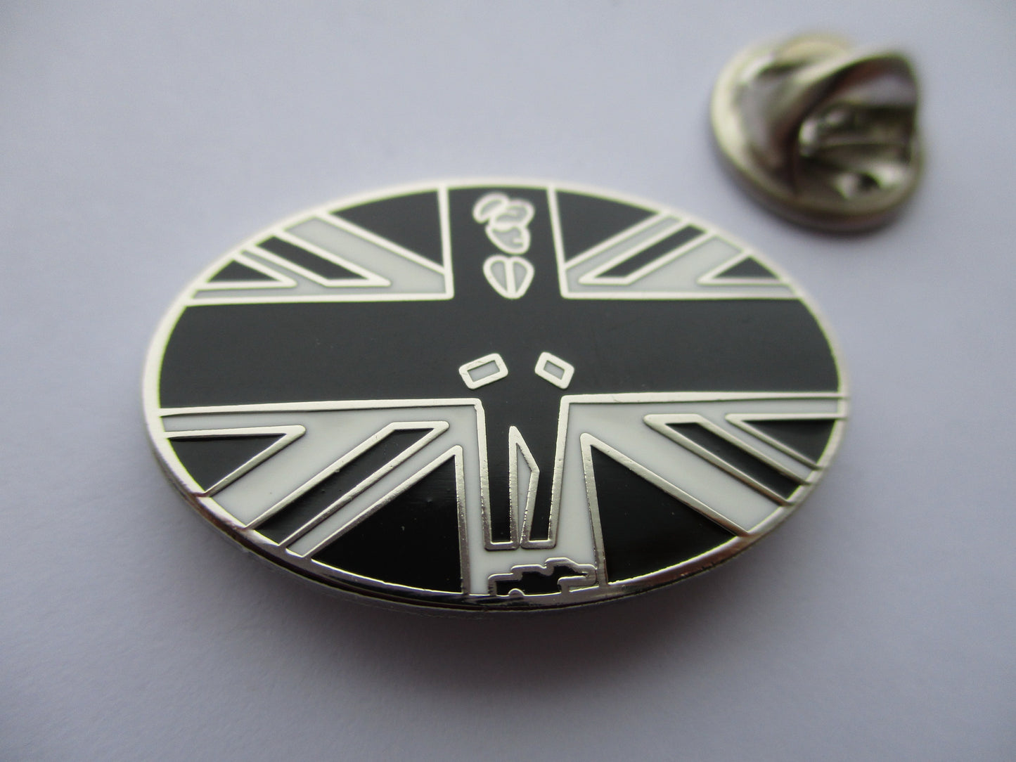 2 TONE WALT JABSCO UNION JACK (silver) SKA METAL BADGE