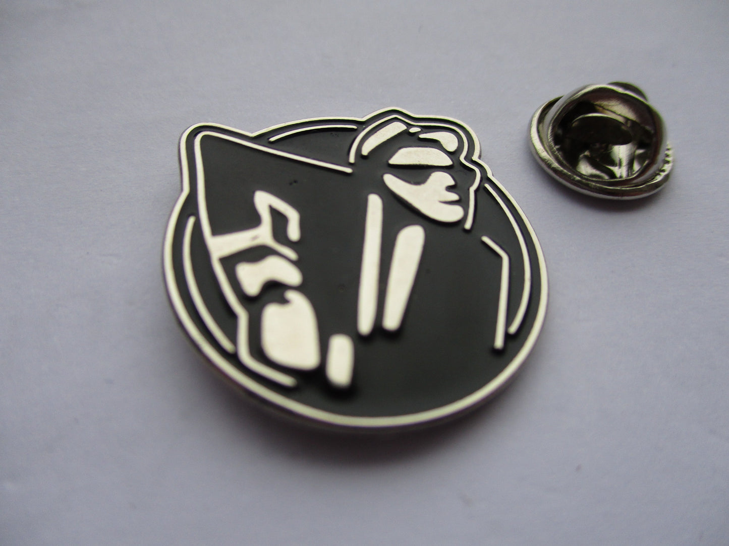 2TONE WALT SKANKING (silver /black) METAL BADGE