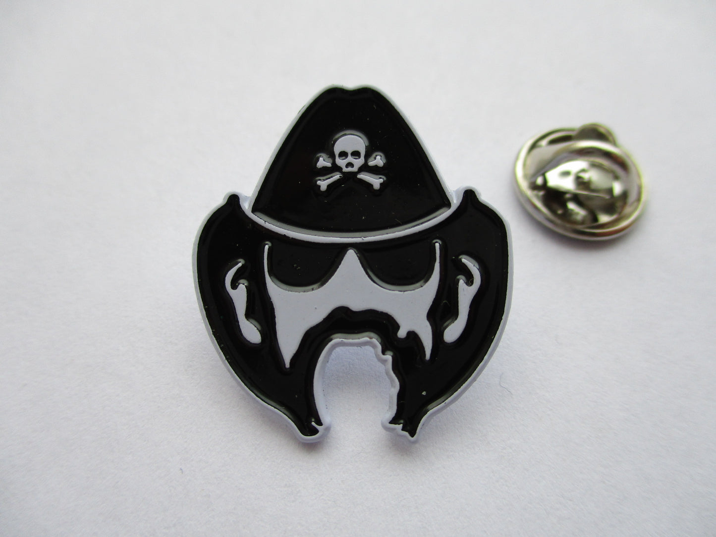 LEMMY cut out PUNK METAL BADGE motorhead (b&w)